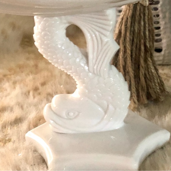 Vintage Westmoreland Milk Glass Dolphin Stem Shell Compote/Bowl - Picture 5 of 9